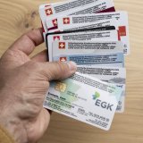 Nouveau coup dur pour certains ménages suisses. Les primes d'assurance maladie augmenteront de 4,4% en moyenne l'an prochain (image d'illustration). Keystone/CHRISTIAN BEUTLER
